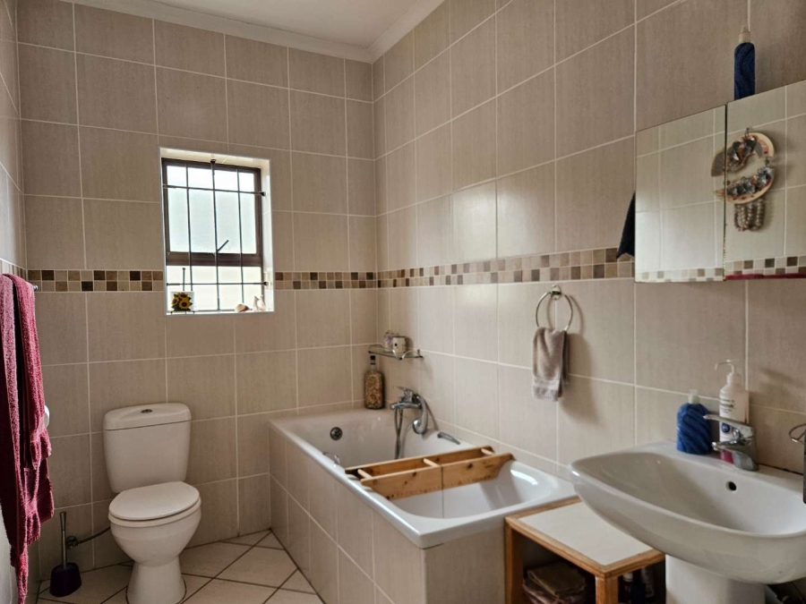 3 Bedroom Property for Sale in Jeffreys Bay Central Eastern Cape